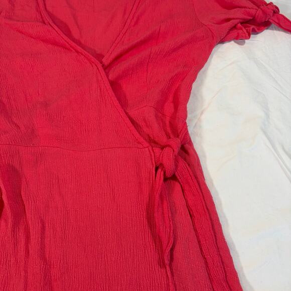 Lulu’s pink wrap dress. Knee length. Size S. Textured. Sundress. Flutter sleeve - Picture 4 of 7